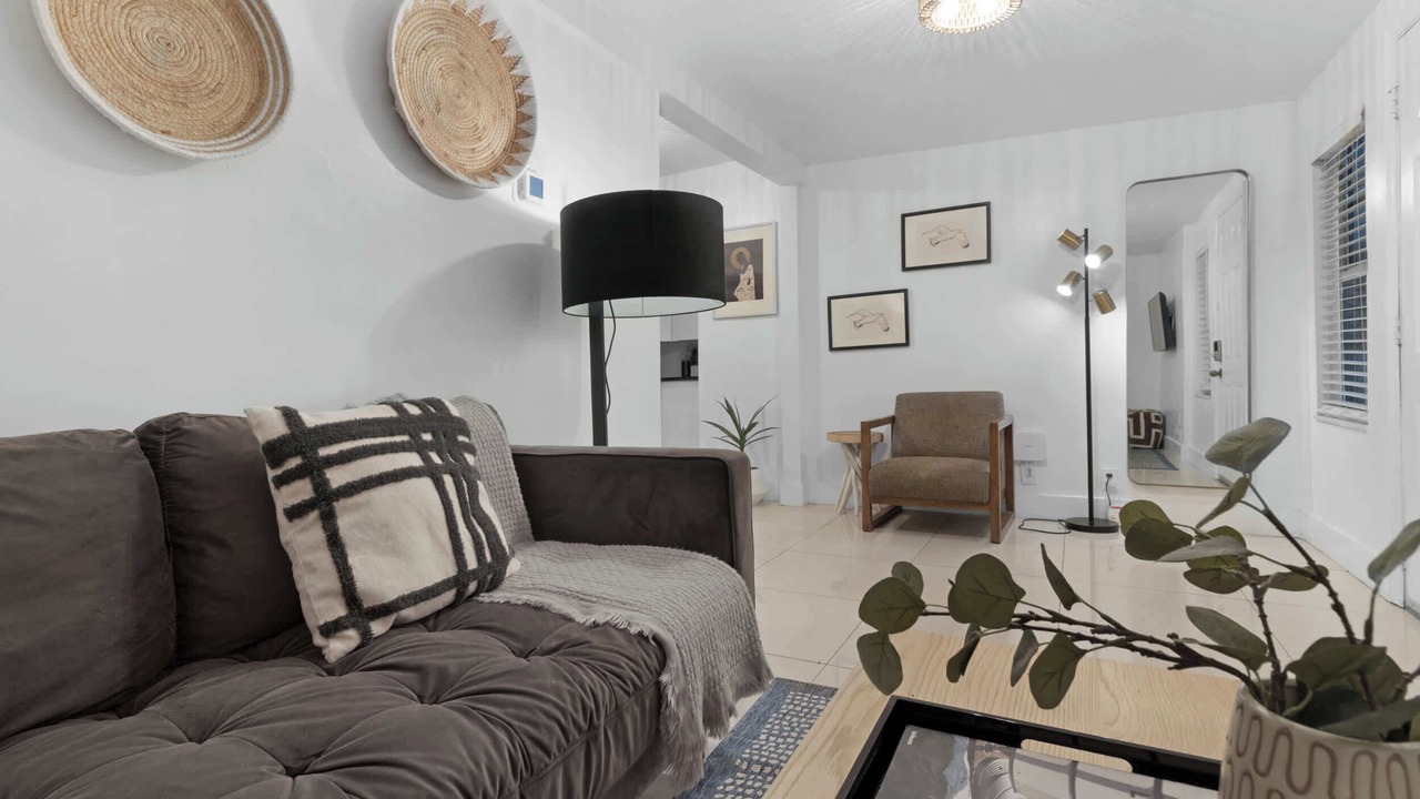 Photo of Livingroom in Midtown