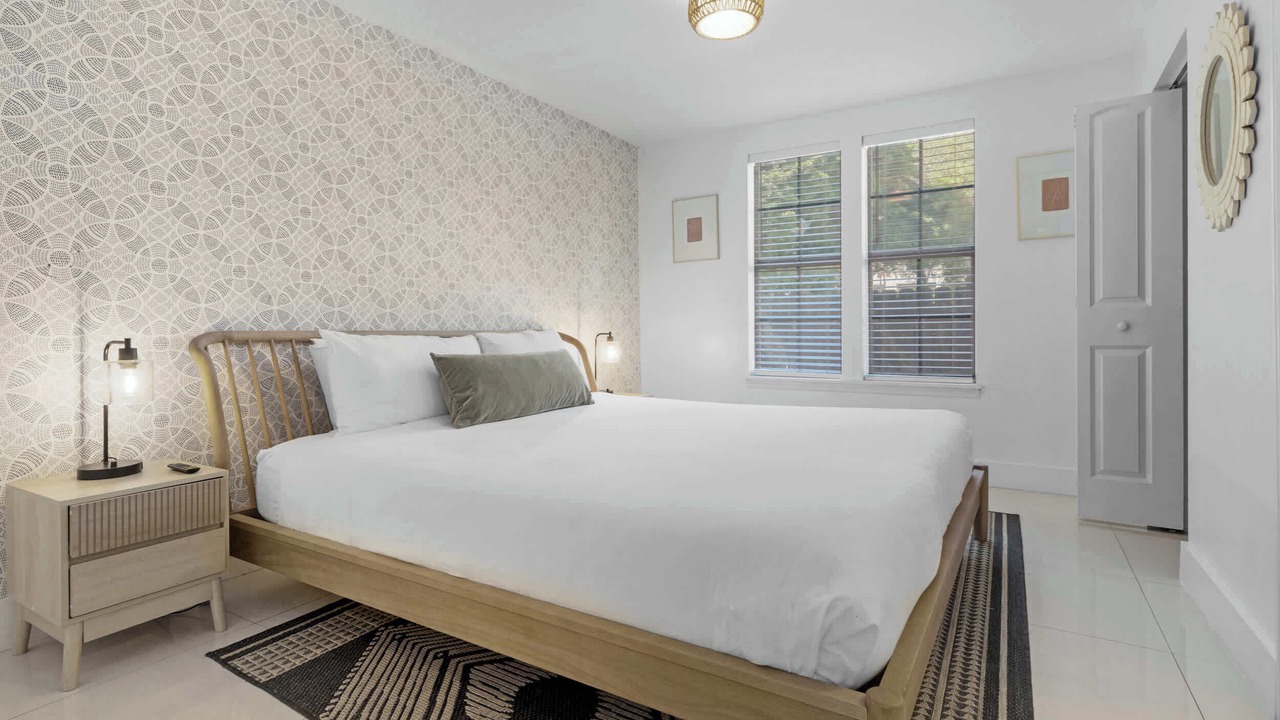 Photo of Bedroom in Midtown