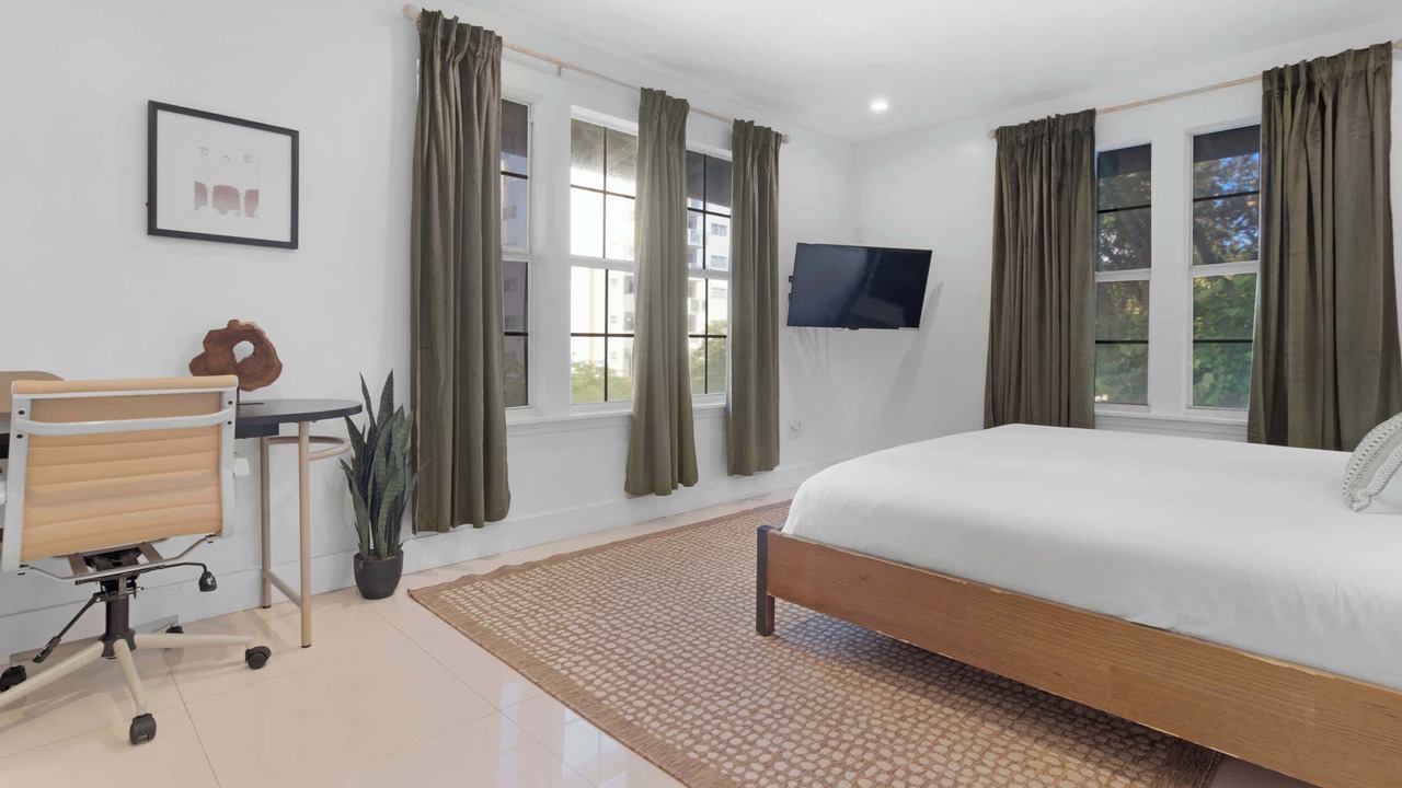 Photo of Bedroom in Midtown