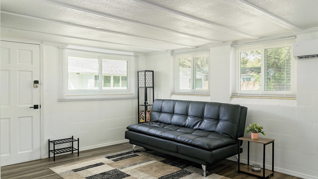 Photo of Livingroom in Downtown
