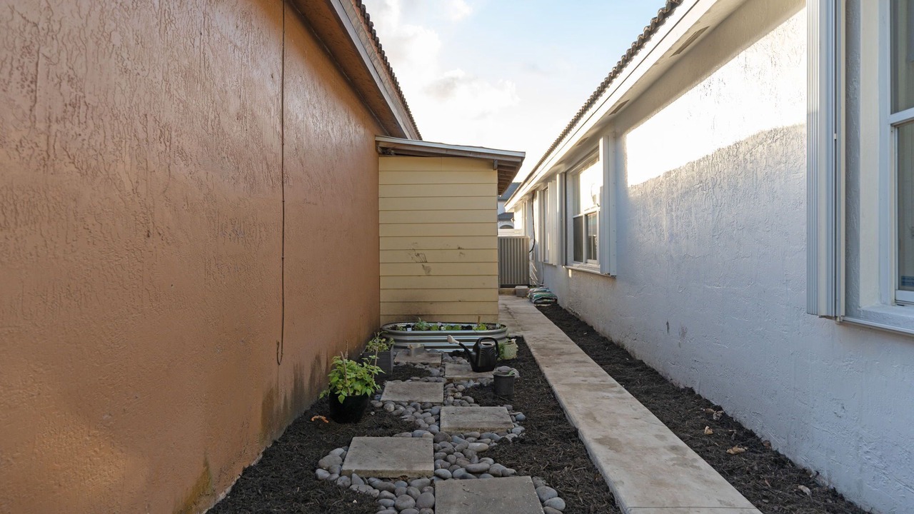 Photo of Outdoor in Tamiami
