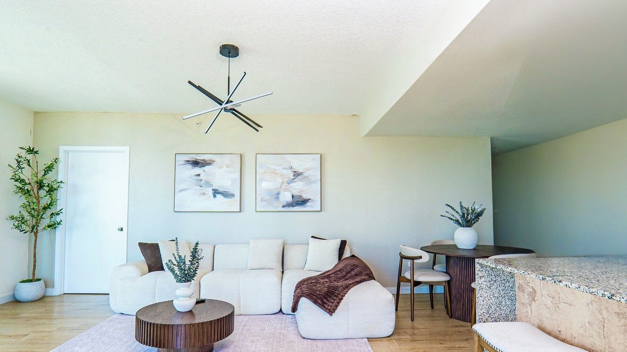 Photo of Livingroom in Town Square