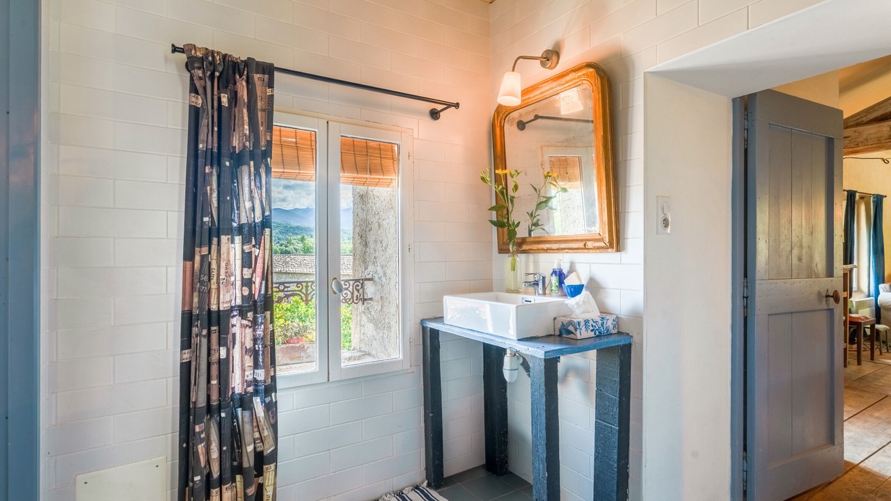 Photo of Bathroom in Crestet