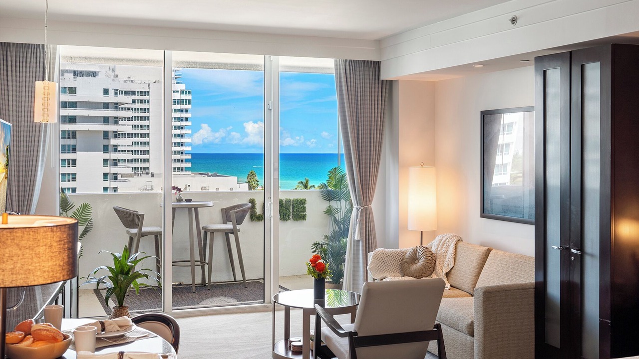 Photo of Livingroom in Mid Beach