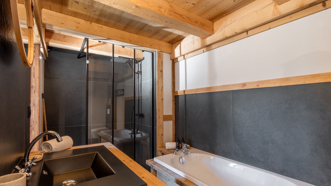 Photo of Bathroom in Cordon