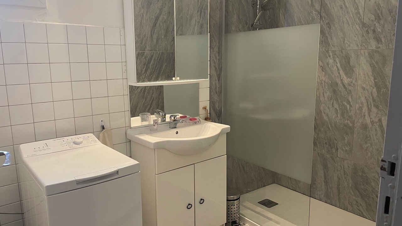 Photo of Bathroom in Caromb