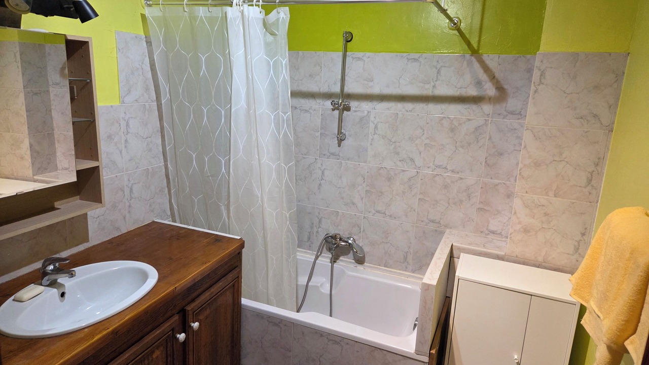 Photo of Bathroom in Malaucene