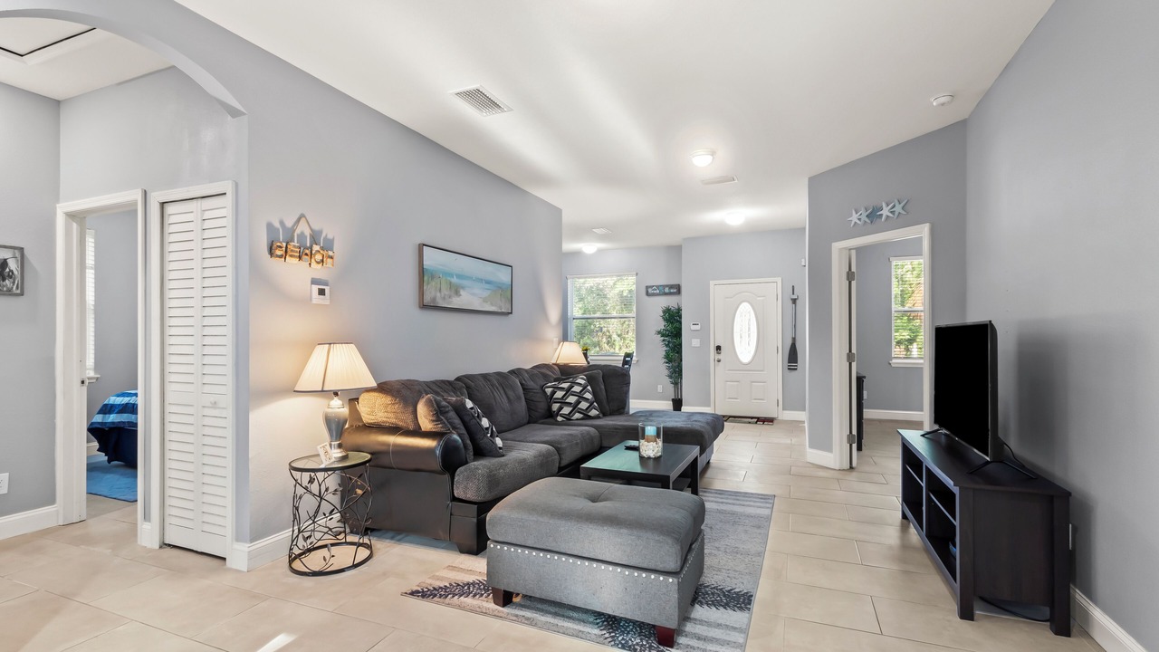 Photo of Livingroom in Clair-Mel City