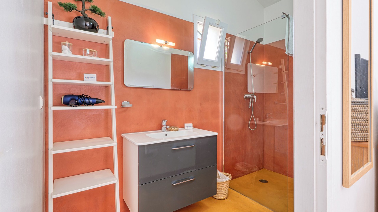 Photo of Bathroom in Bandol