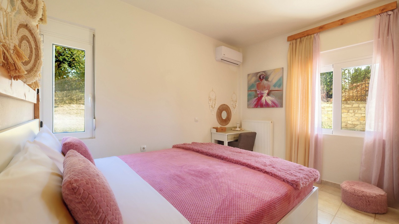 Photo of Bedroom in Stavromenos