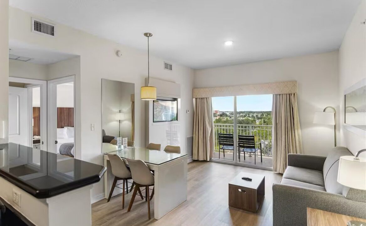 Photo of Livingroom in Florida Center