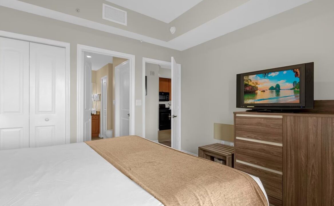 Photo of Bedroom in Florida Center