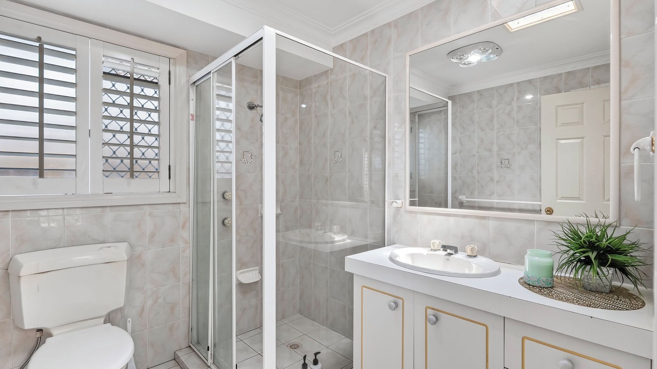 Photo of Bathroom in Mermaid Waters
