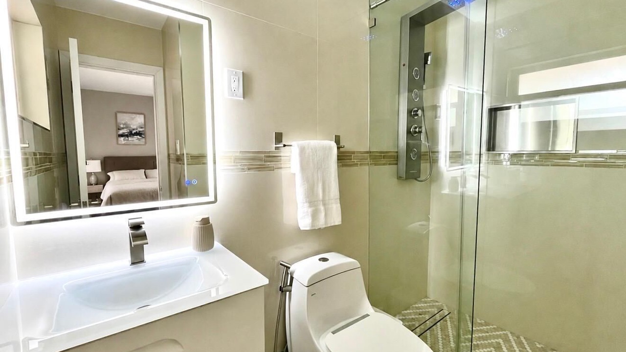Photo of Bathroom in Sunset