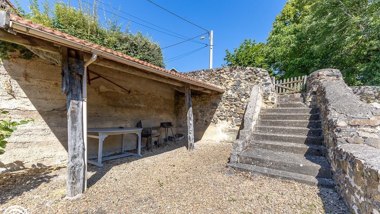 Photo of Patio Balcony in Manzat
