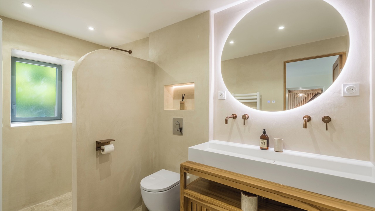 Photo of Bathroom in Saint-Martin-d'Ardeche