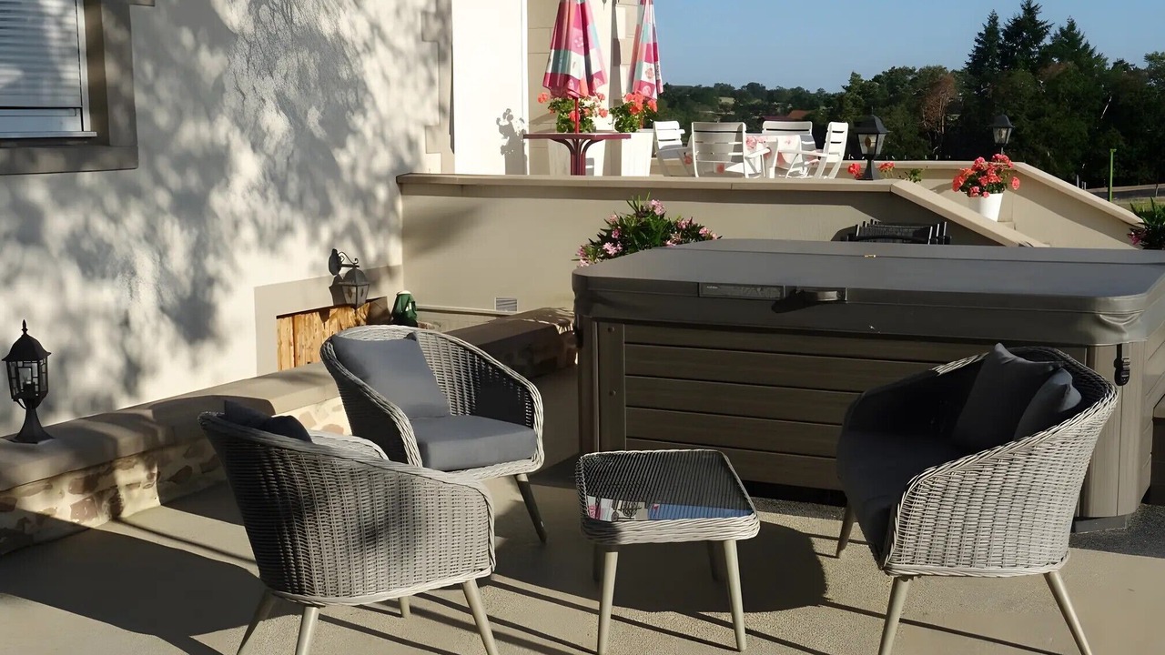 Photo of Patio Balcony in Montaiguet-en-Forez