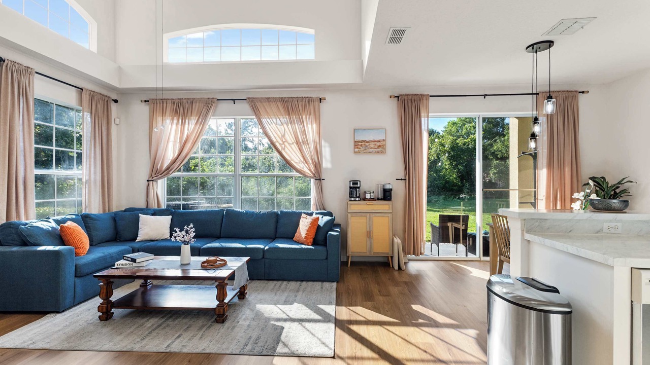 Photo of Livingroom in Windwood Bay