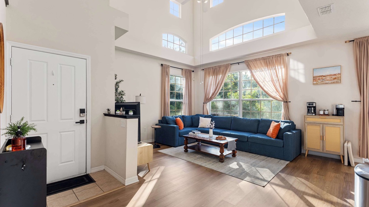 Photo of Livingroom in Windwood Bay