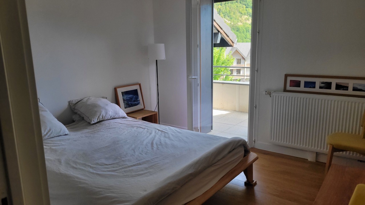 Photo of Bedroom in Thones