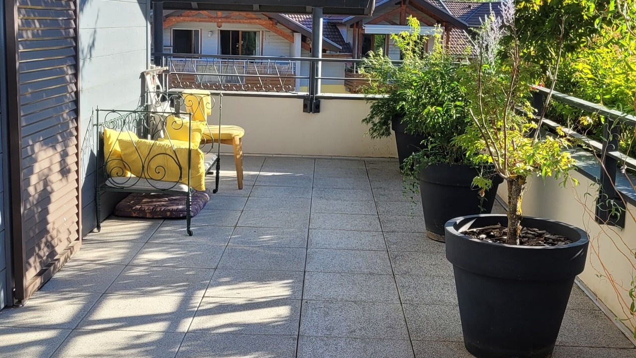 Photo of Patio Balcony in Thones