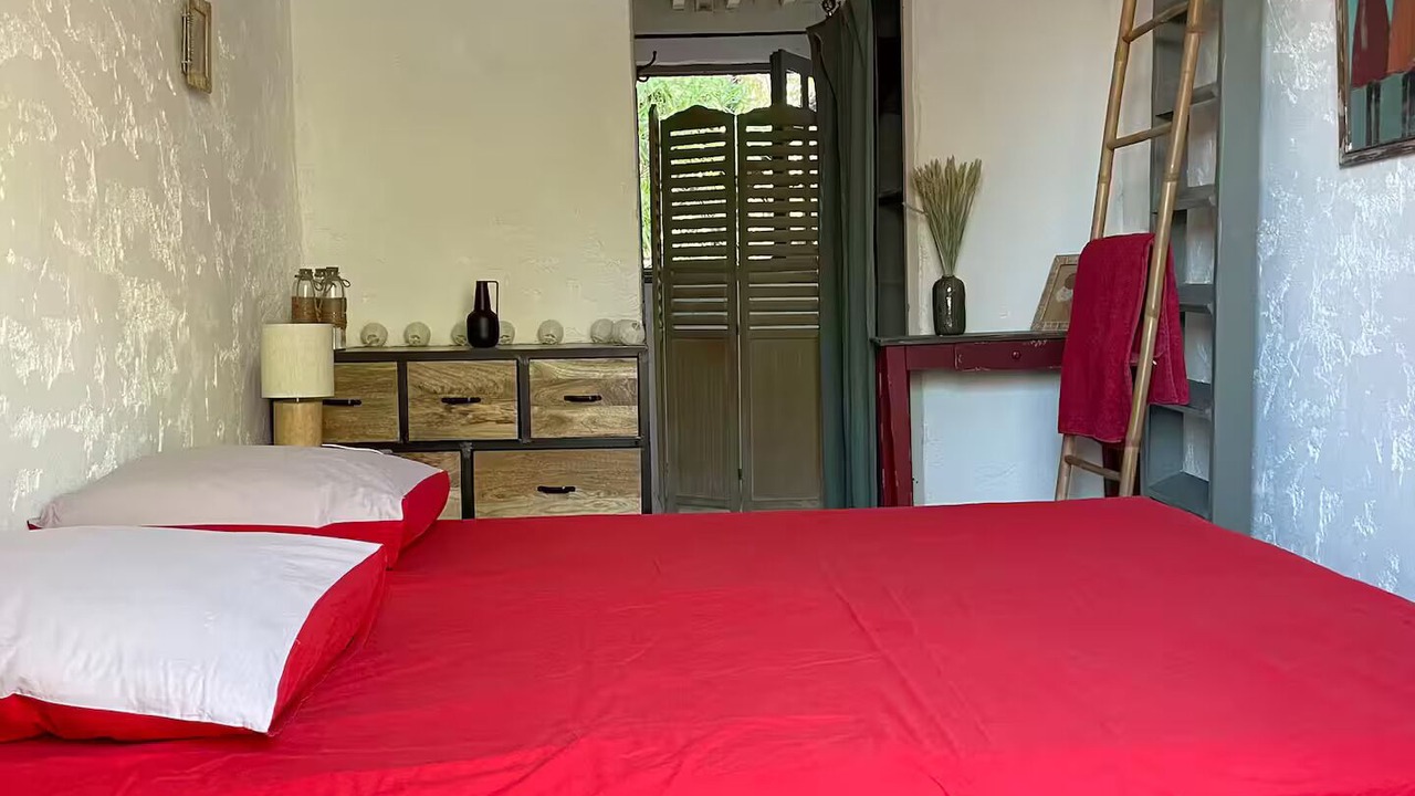 Photo of Bedroom in Entrecasteaux