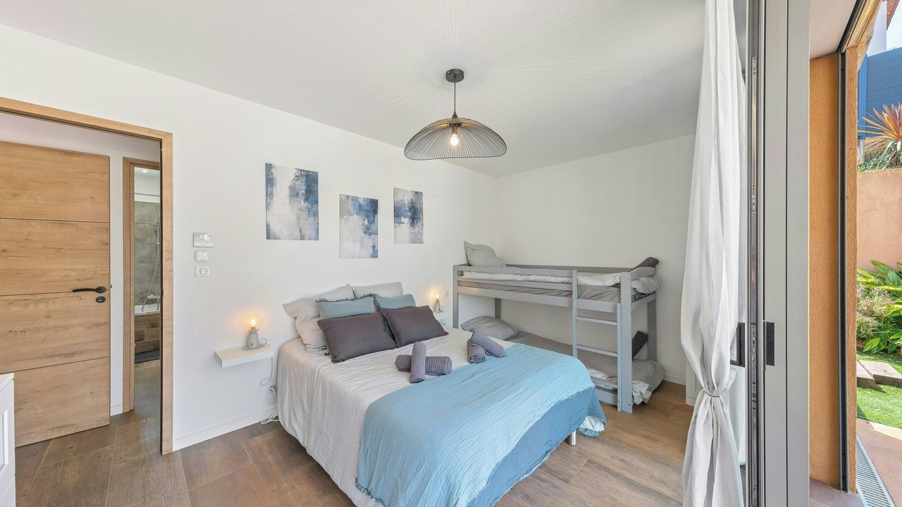 Photo of Bedroom in Ollioules