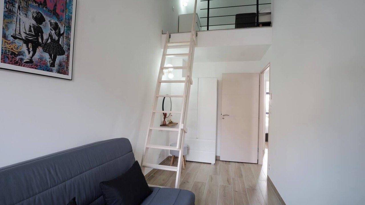 Photo of Livingroom in Puget-Ville