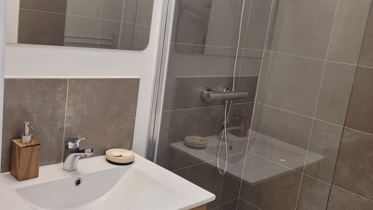 Photo of Bathroom in Suze-la-Rousse