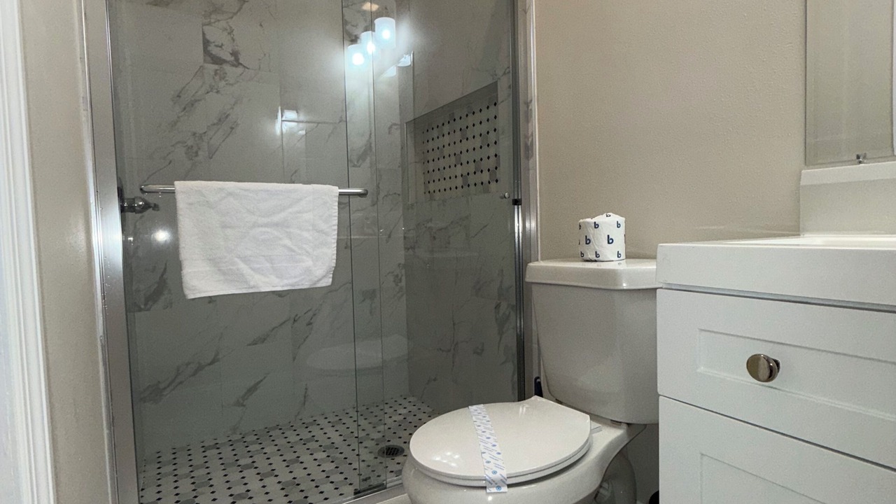 Photo of Bathroom in Crescent Lakes