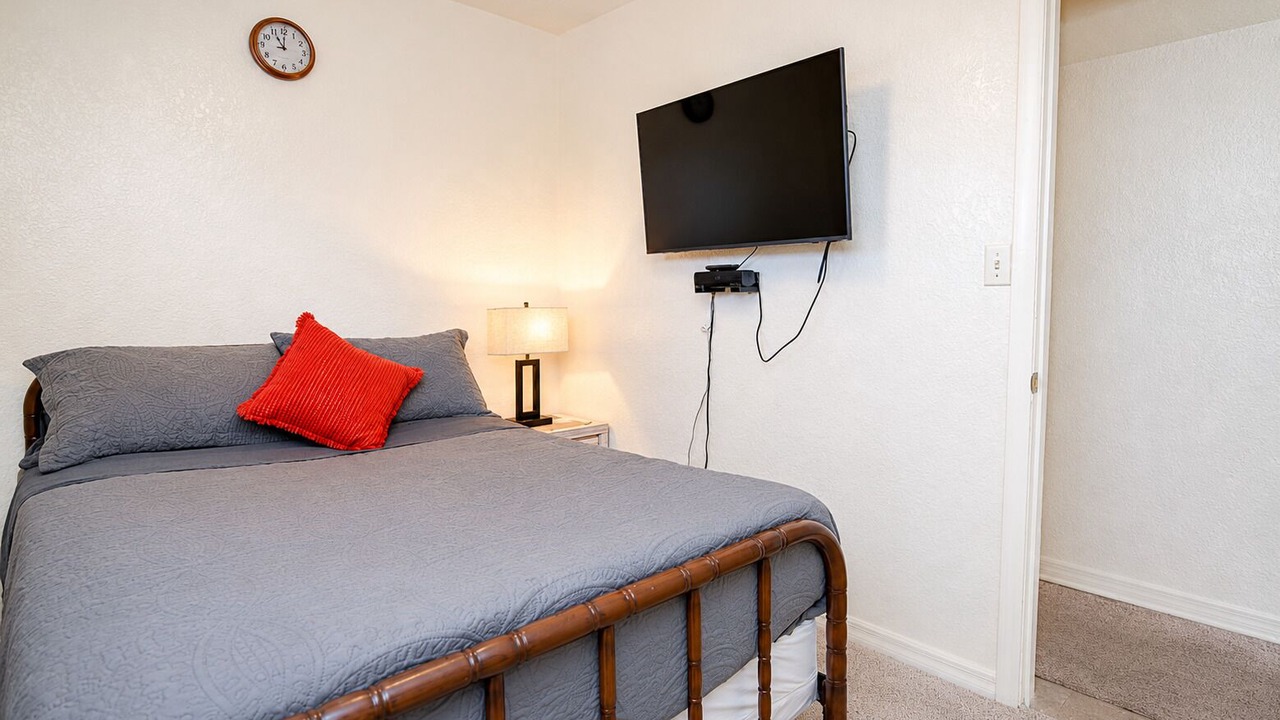 Photo of Bedroom in Crooked Lake Park