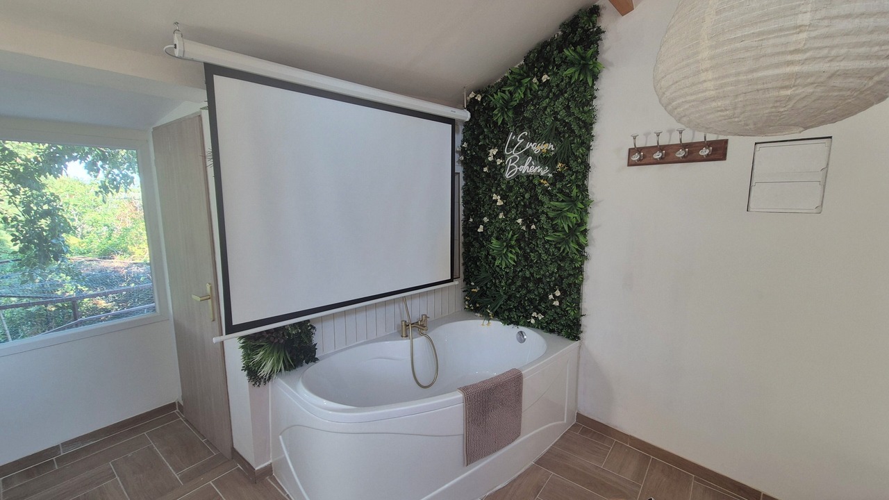 Photo of Bathroom in Saint-Chamas