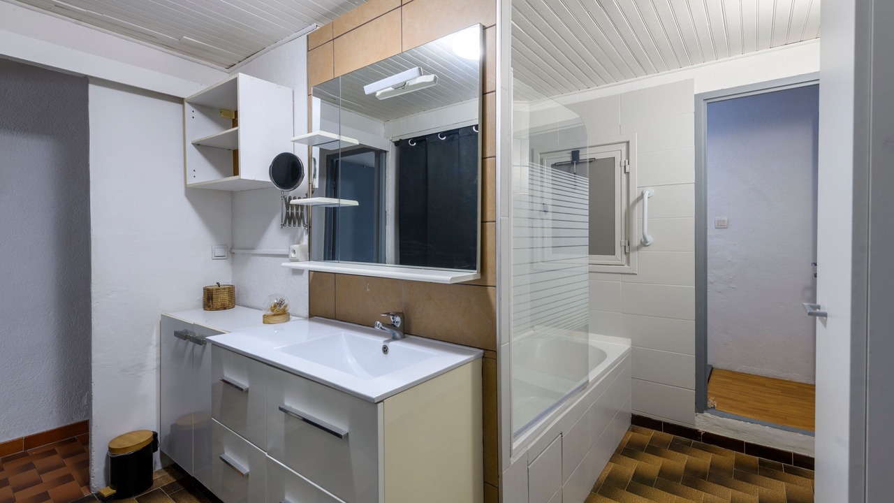 Photo of Bathroom in Montfrin