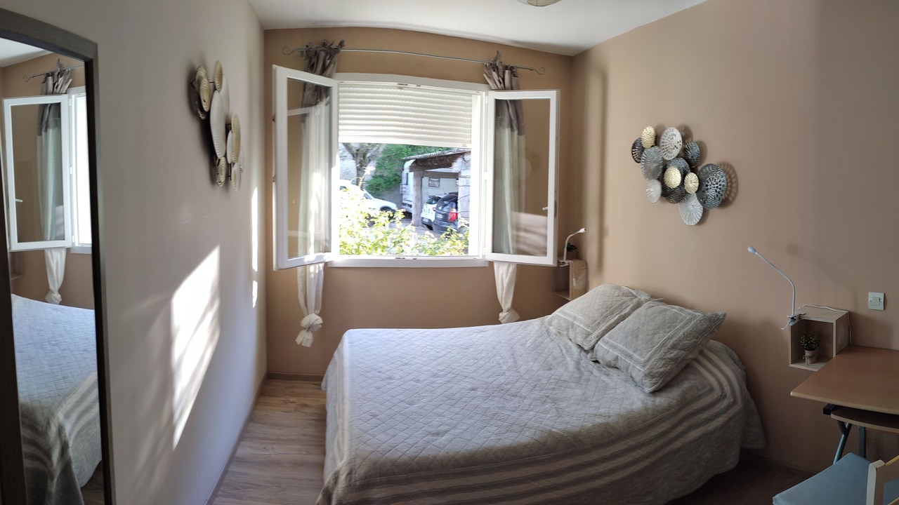 Photo of Bedroom in Velleron