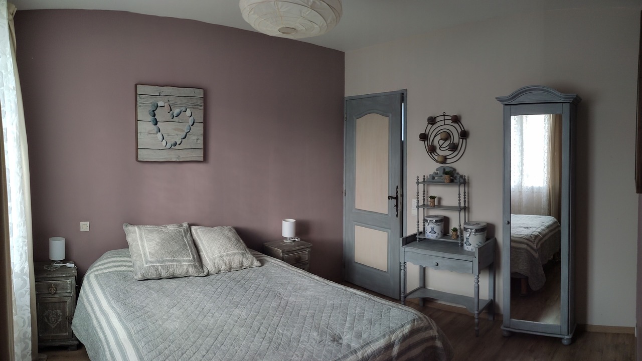 Photo of Bedroom in Velleron