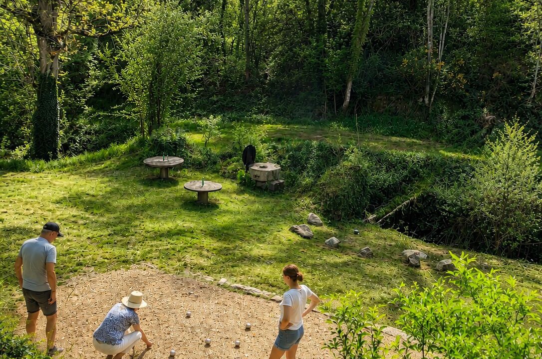 Photo of Outdoor in Servant