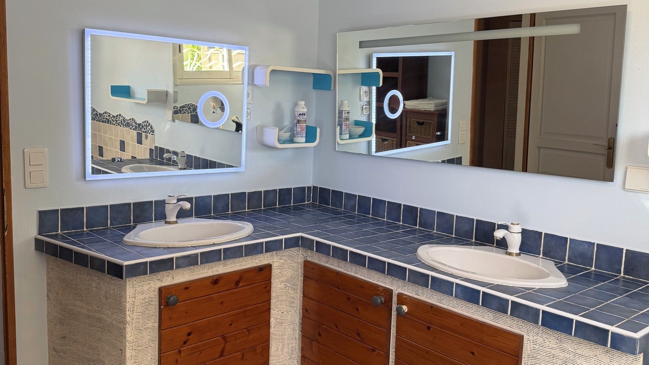 Photo of Bathroom in Saint-Marcel-d'Aredeche