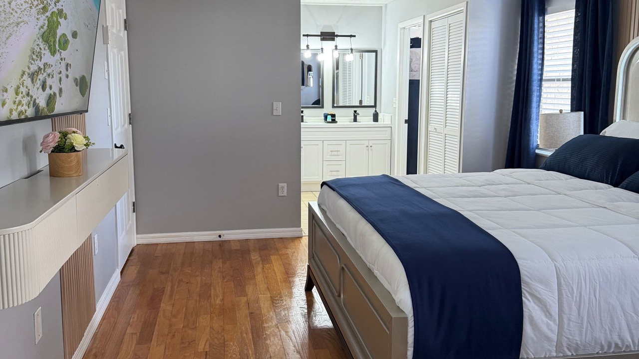 Photo of Bedroom in Crystal Lake