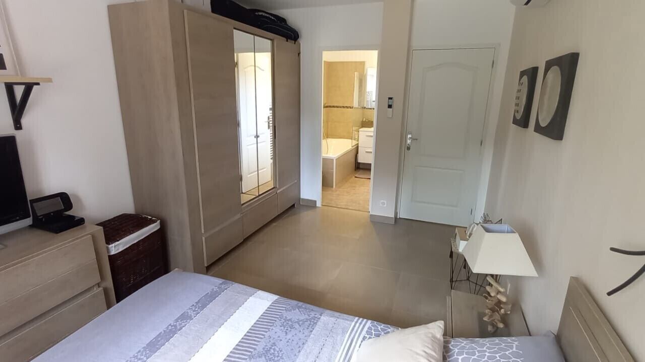 Photo of Bedroom in Flayosc
