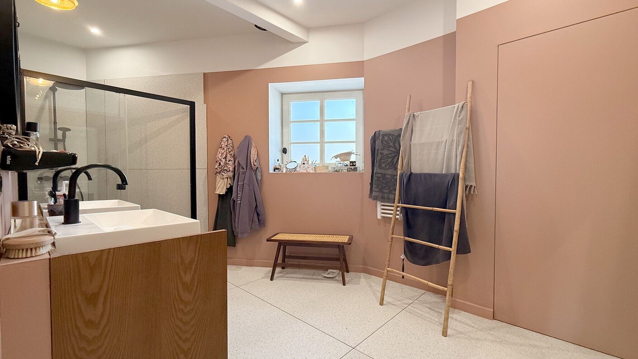 Photo of Bathroom in Saint-Genis-Laval