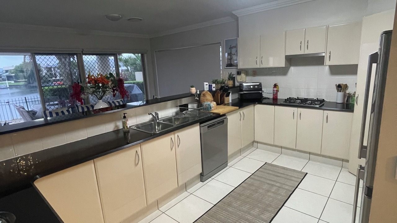 Photo of Kitchen in Helensvale
