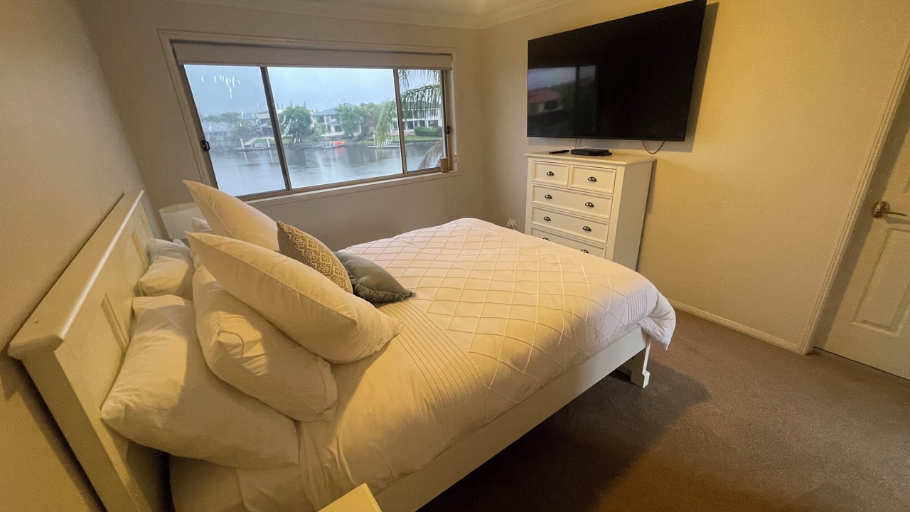 Photo of Bedroom in Helensvale