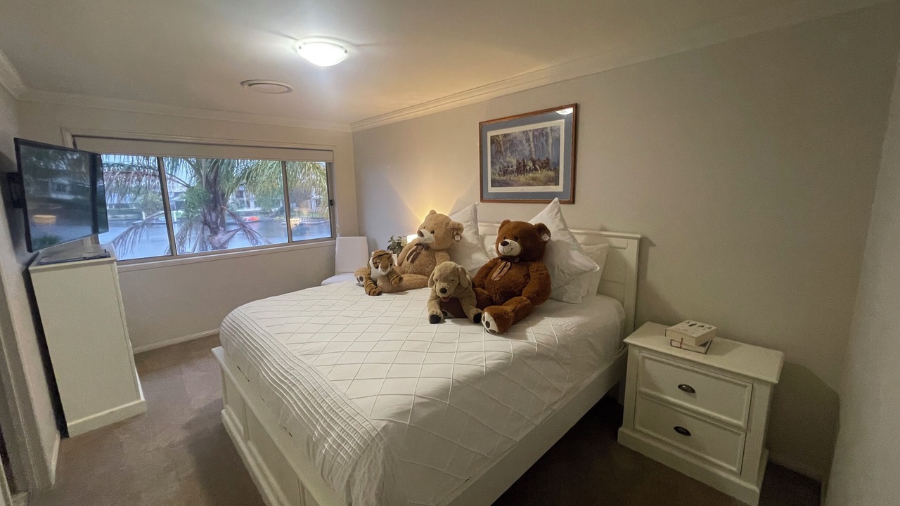 Photo of Bedroom in Helensvale