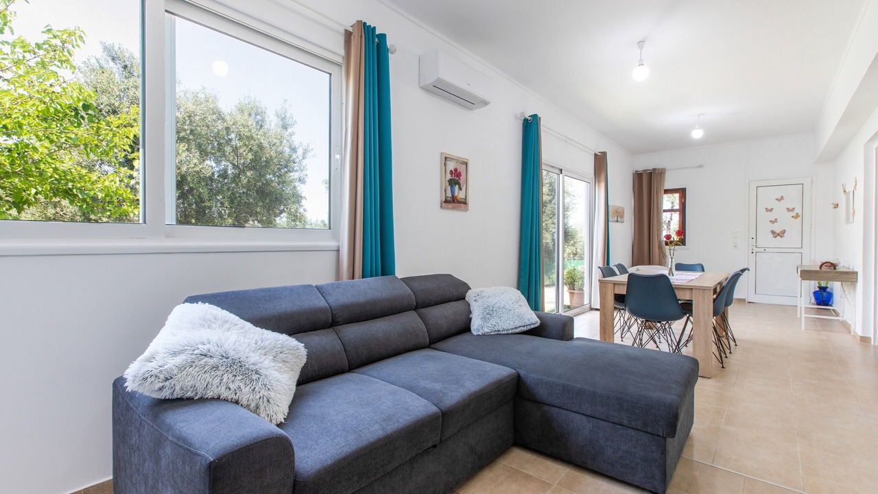 Photo of Livingroom in Adelianos Kampos