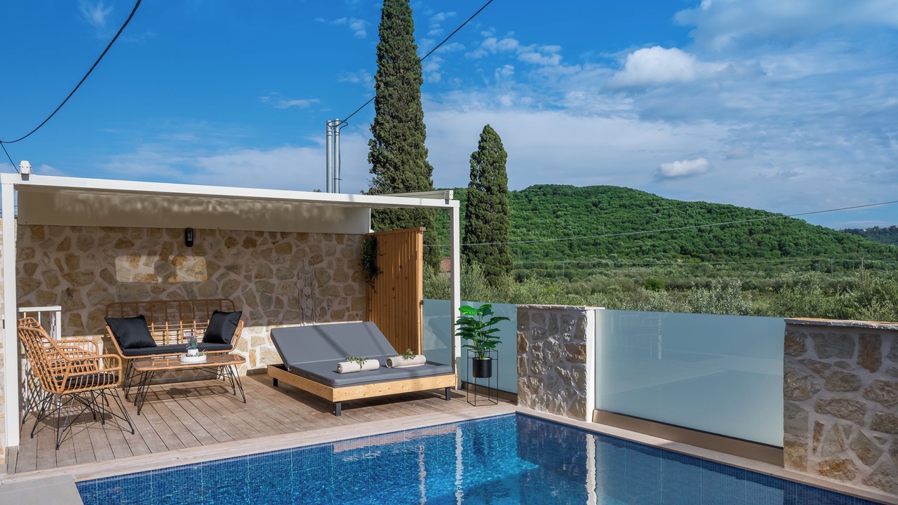 Photo of Outdoor in Alikanas