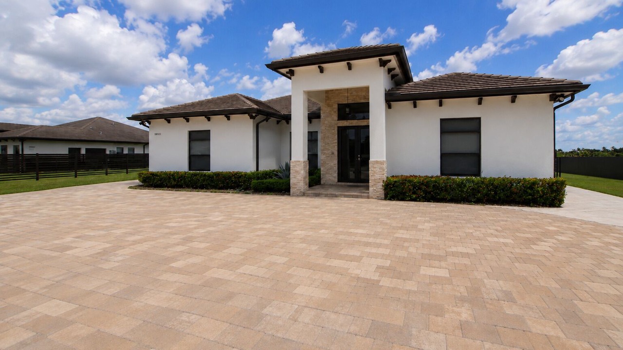 Photo of Outdoor in Ludlam