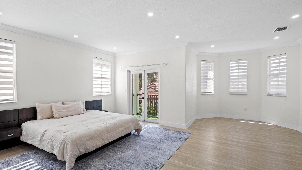 Photo of Bedroom in Ludlam