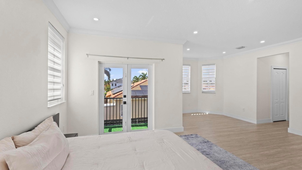 Photo of Bedroom in Ludlam