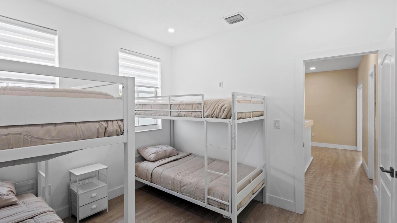 Photo of Bedroom in Ludlam