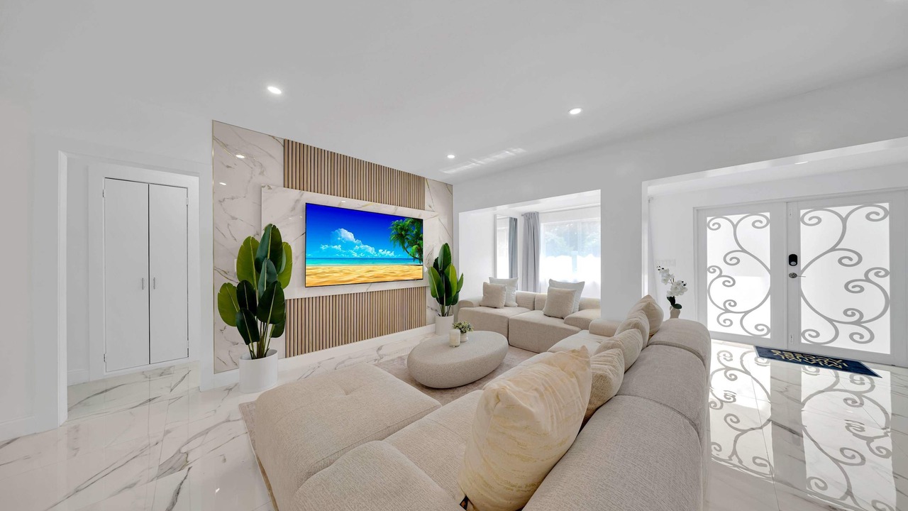Photo of Bedroom in Biscayne Park